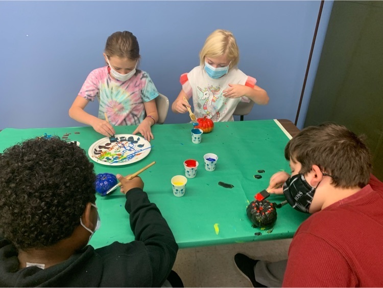 painting pumpkins