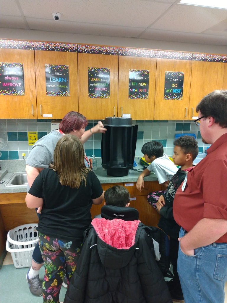 Mrs. Strode's class had a great time learning about weather and climate around the world today at Greenbush
