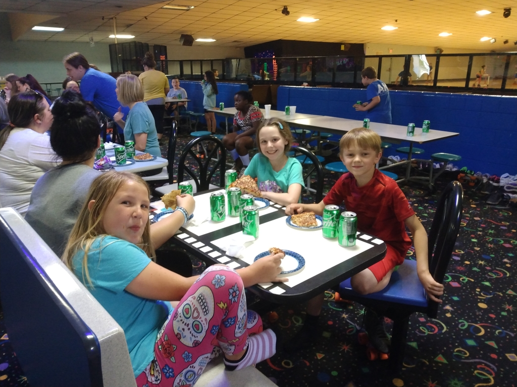 Garfield 3rd Grade Classes had a blast on their trip to Roller City today 😎