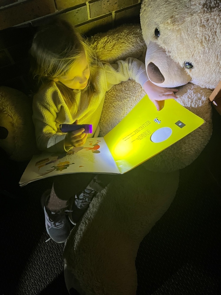 Miss Ally’s class had so much fun reading during Flashlight Friday! 🔦