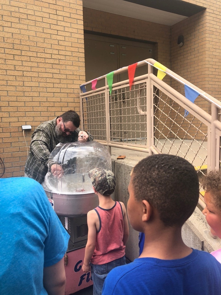 students waiting for cotton candy